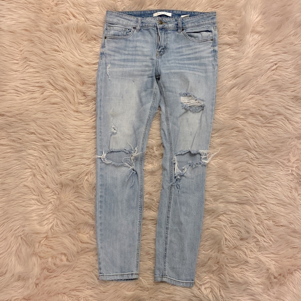 Light wash mid rise skinny ankle jeans- like new!